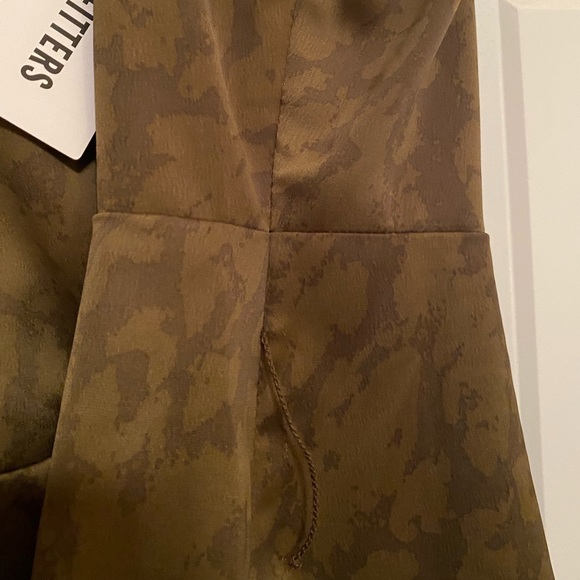 NWT Urban Outfitters Romper - Picture 4 of 8